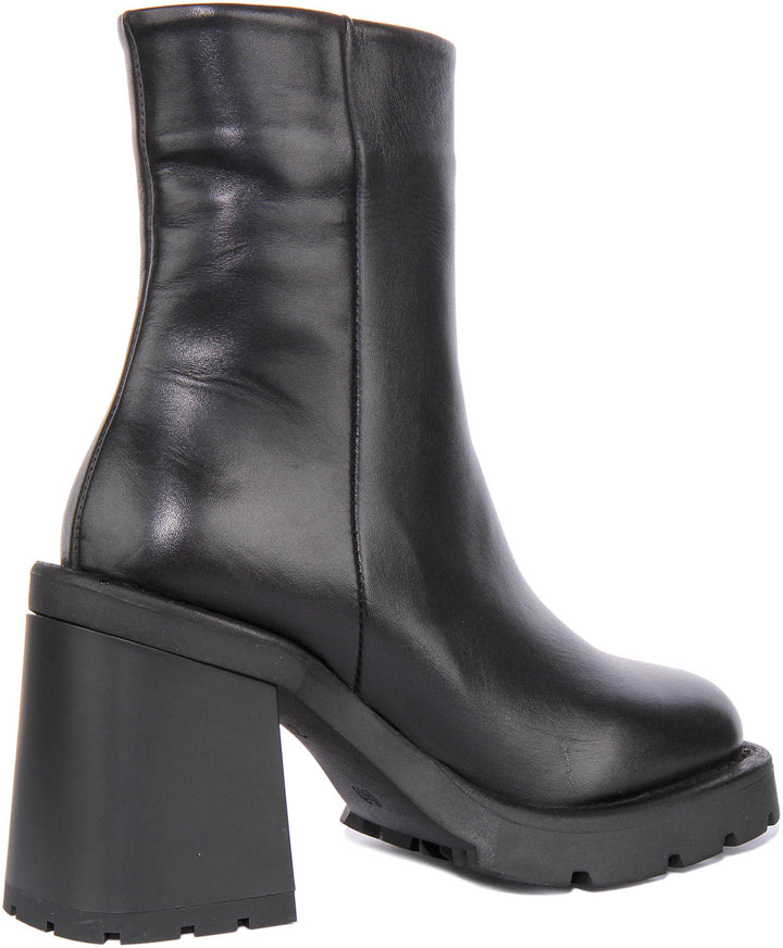 Hayley Ankle Boots In Black