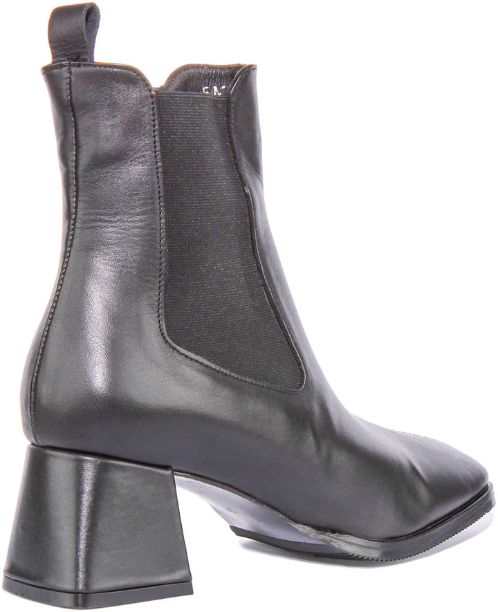Emelia Ankle Boots In Black