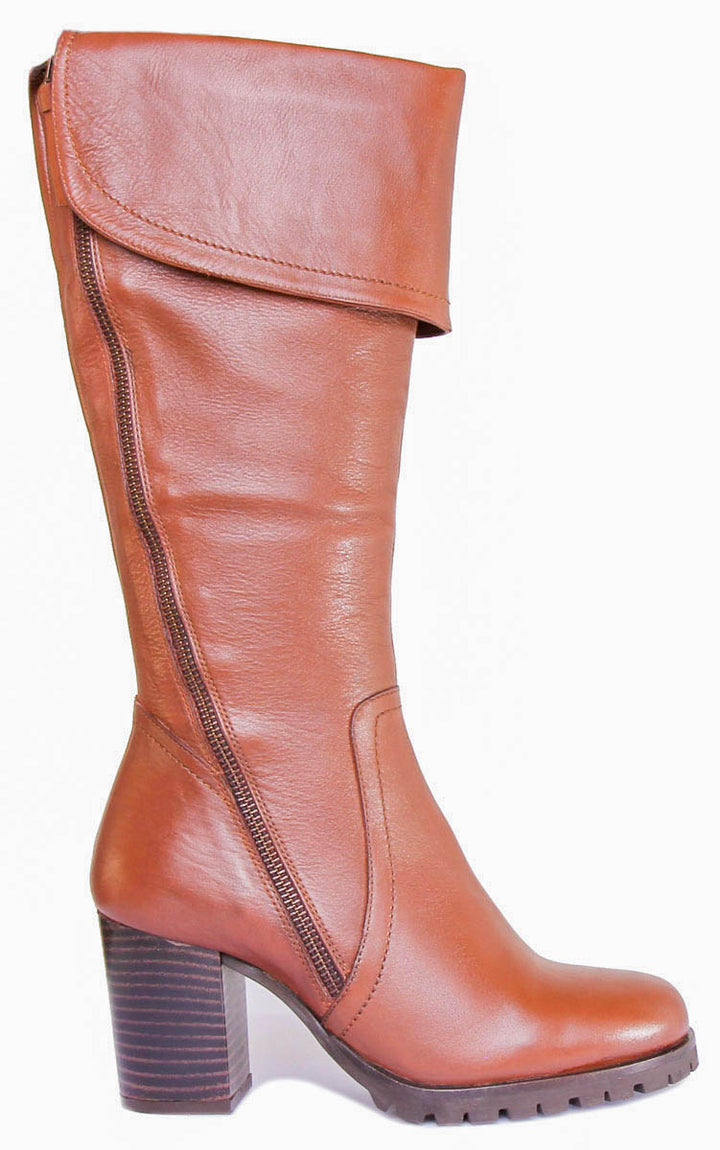 Celia Leather Heeled Boot With Side Zip In Tan