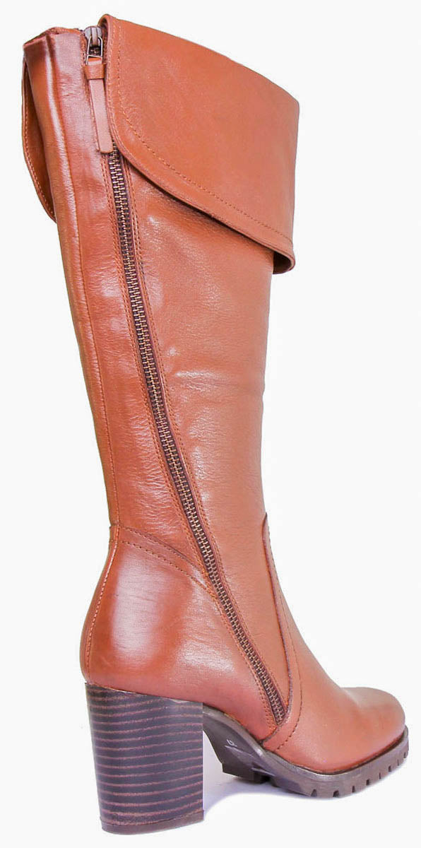 Celia Leather Heeled Boot With Side Zip In Tan