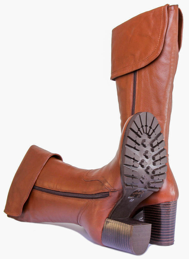 Celia Leather Heeled Boot With Side Zip In Tan