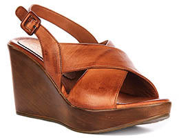 Celeste Wedges Sandals In Tan
