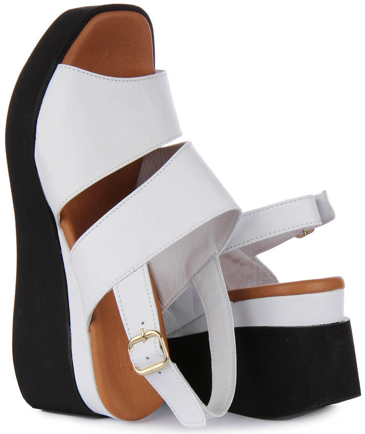 Valeria Sandals In White