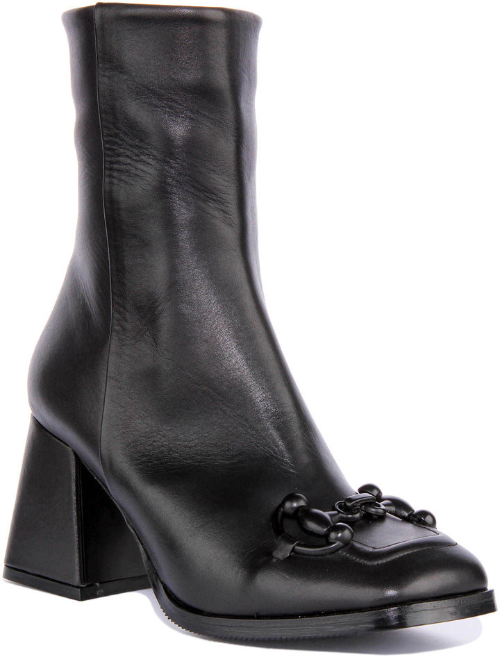 Bella Ankle Boots In Black