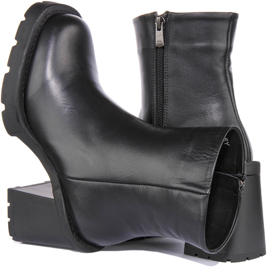 Hayley Ankle Boots In Black