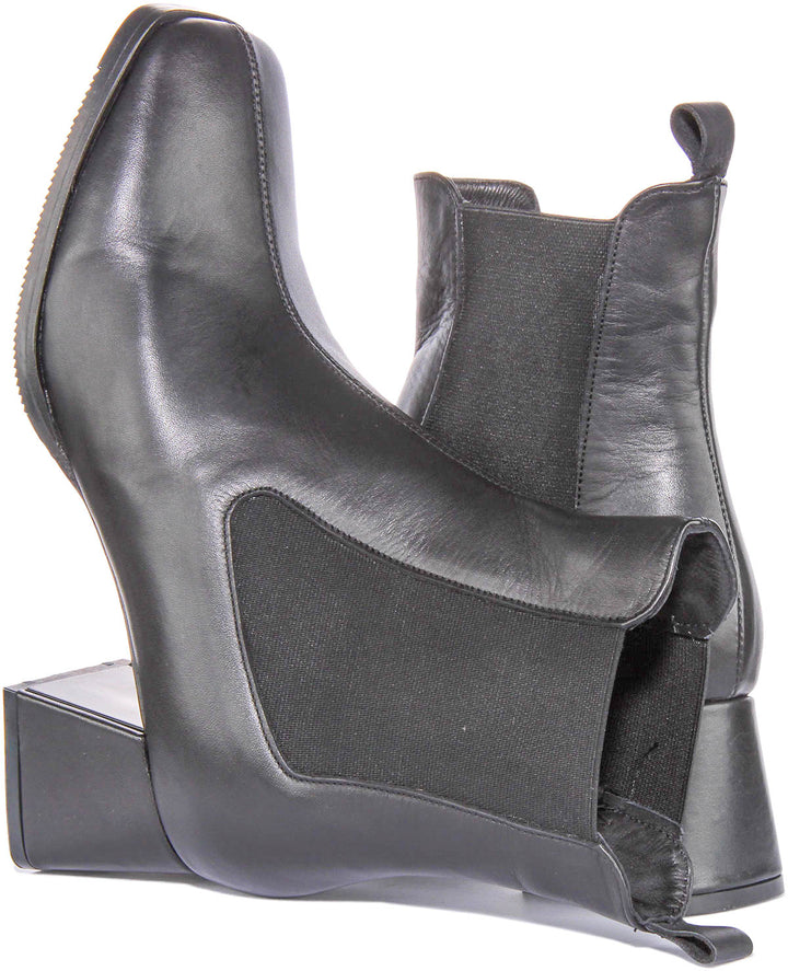 Emelia Ankle Boots In Black