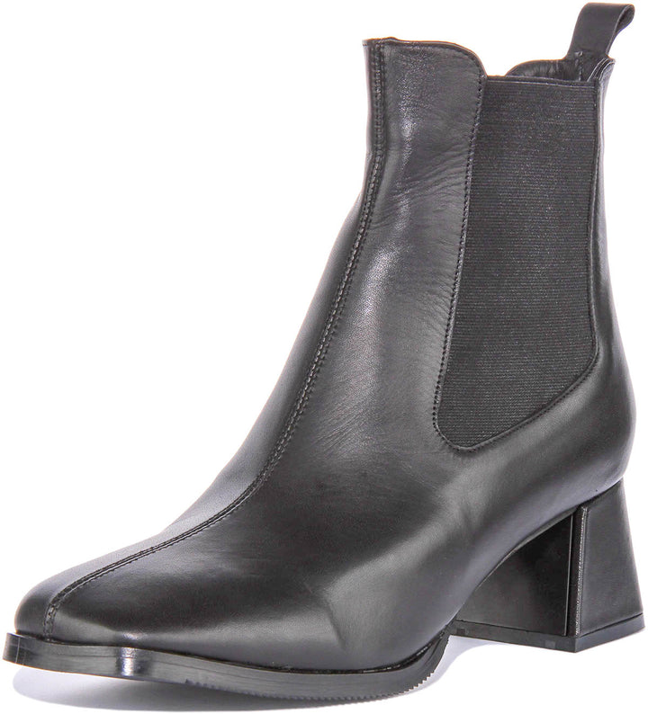 Emelia Ankle Boots In Black