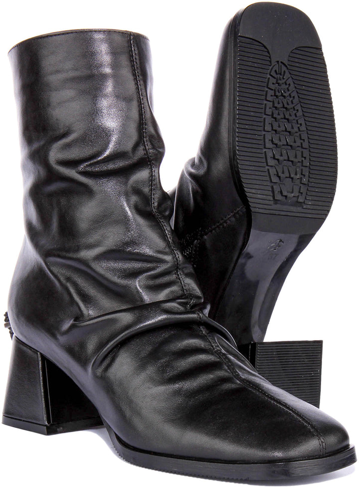 Thea Ankle Boots In Black