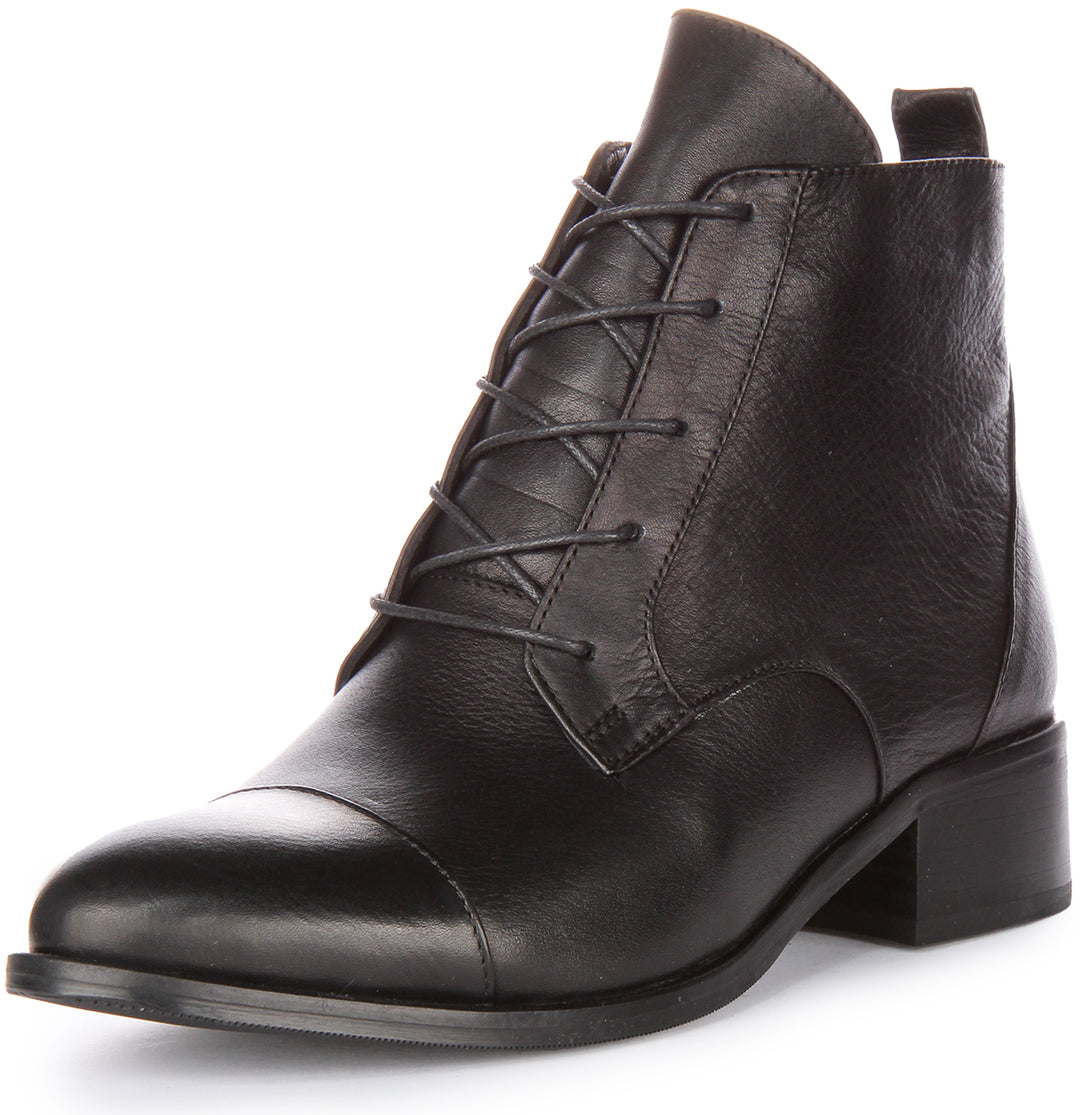 Alice Ankle Boots In Black