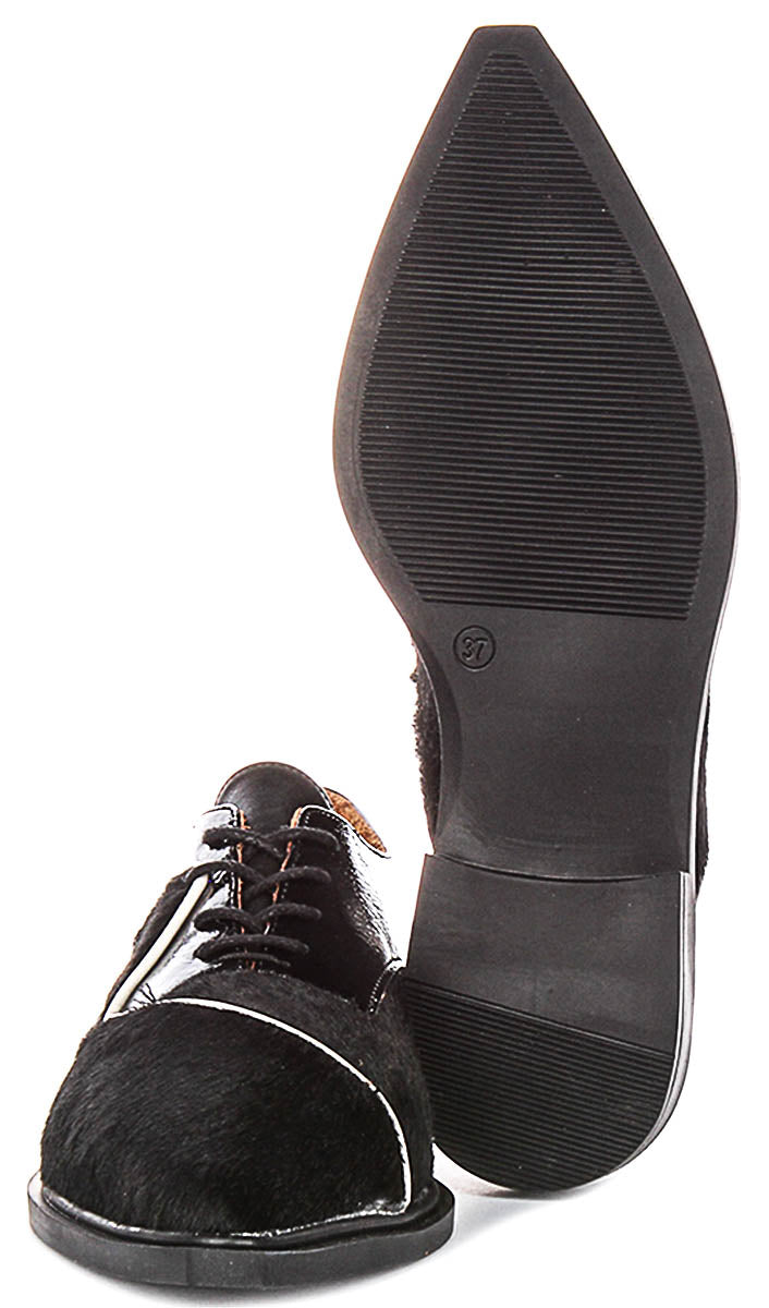 Maisie Pointed Lace up Shoes In Black