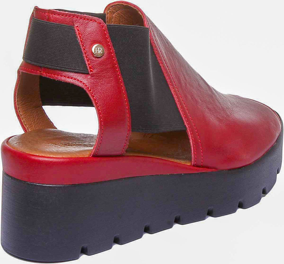 7100 Leather Chelsea Style Sandal In Red