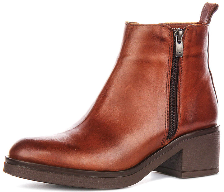 Hallie Smart Boots In Tan