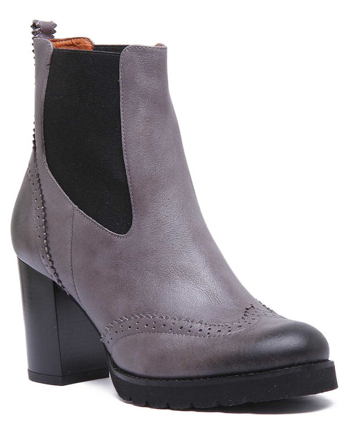Alice Ankle Boots In Grey